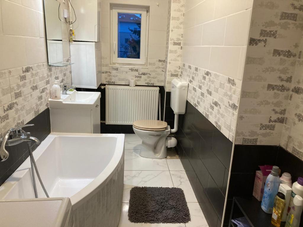 Downtown Modern 3 Bedrroom+ Living Room Apartment Wesselenyi 1.3 Szombathely Luaran gambar
